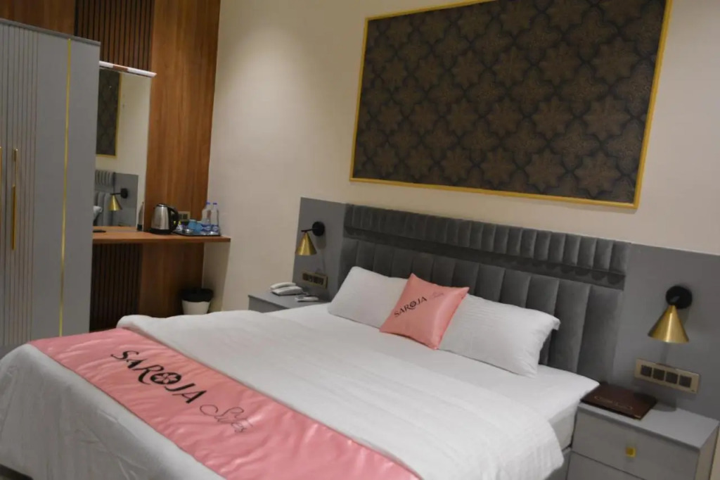 Saroja Suites
