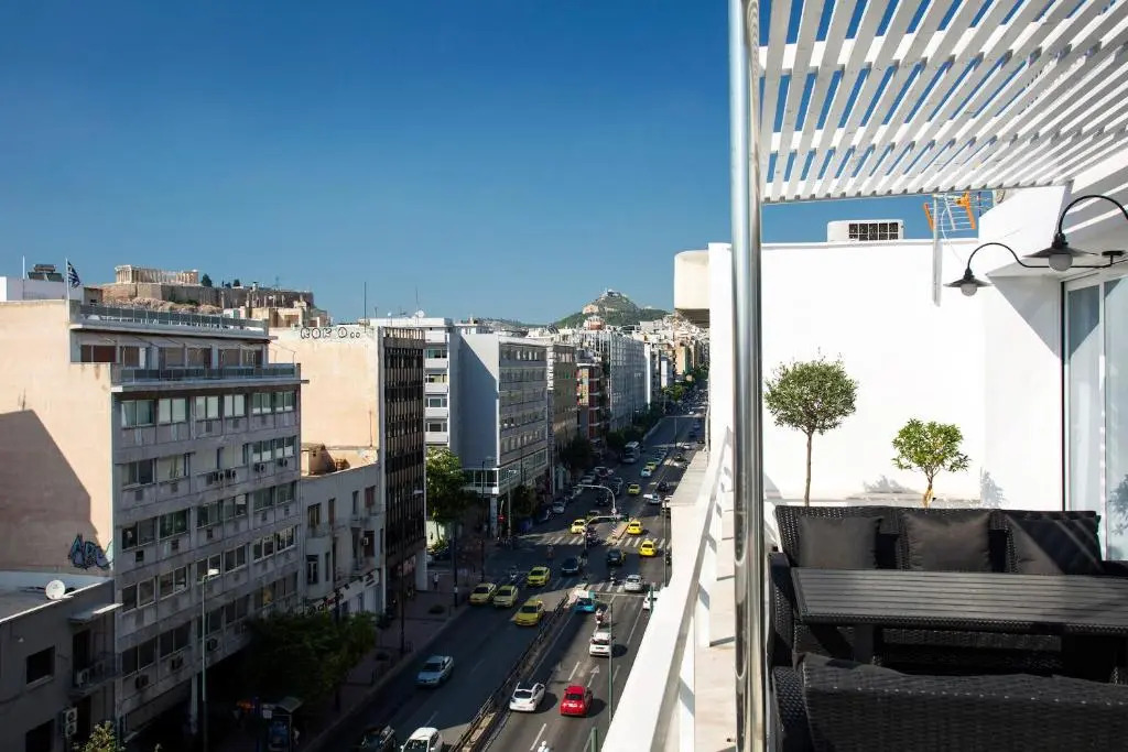 Unique 3 bedrm 3 bathrm apt - Acropolis views! SG69