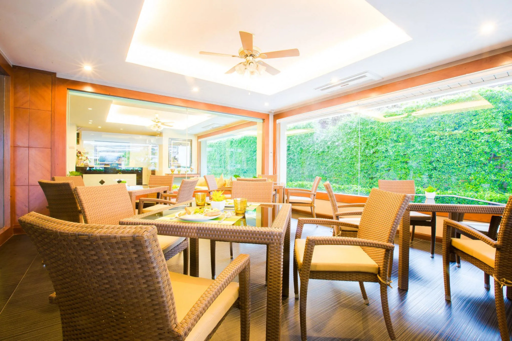 Romantic Khon Kaen Hotel