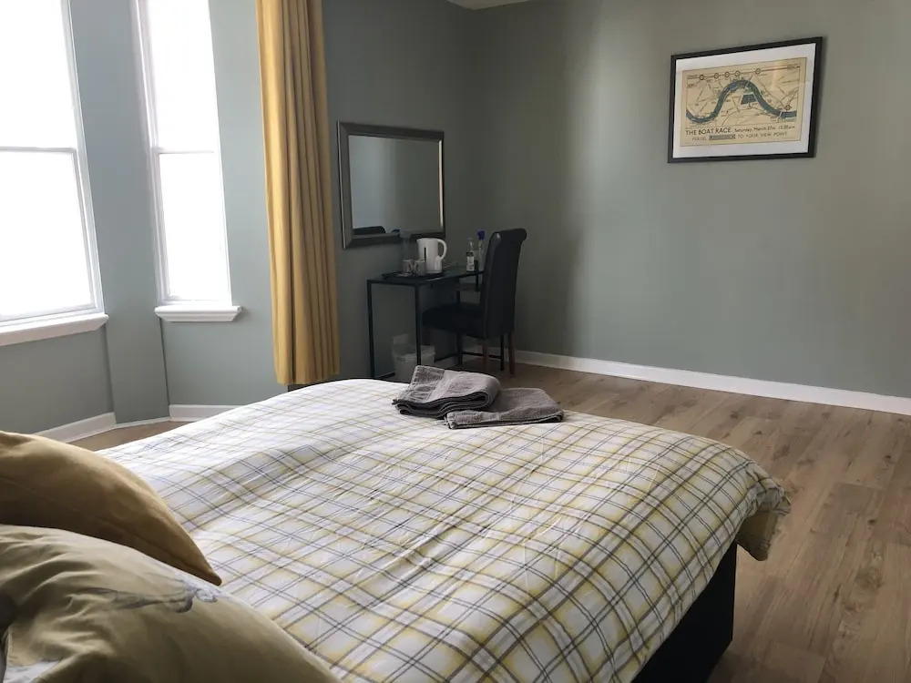 Lark Lane Rooms