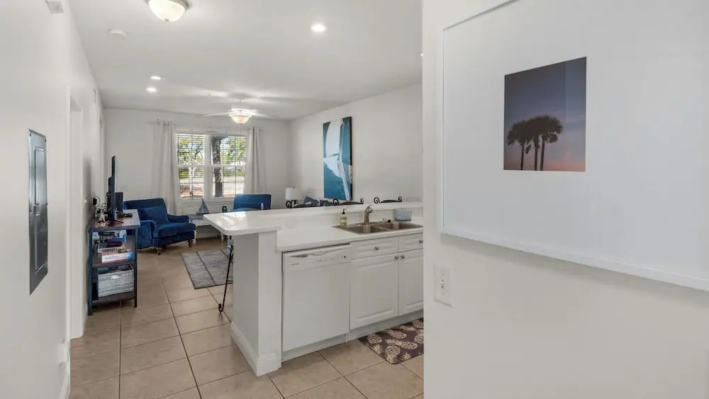 Pool, Fitness Center & Central Location