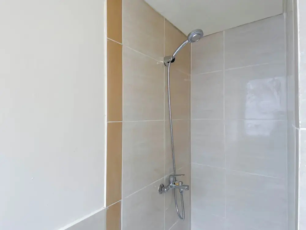 Warm And Cozy 1Br With Makeup Room At Meikarta Apartment
