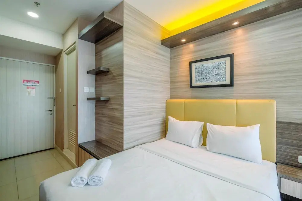 Comfort and Best Deal Studio at Grand Kamala Lagoon Apartment By Travelio