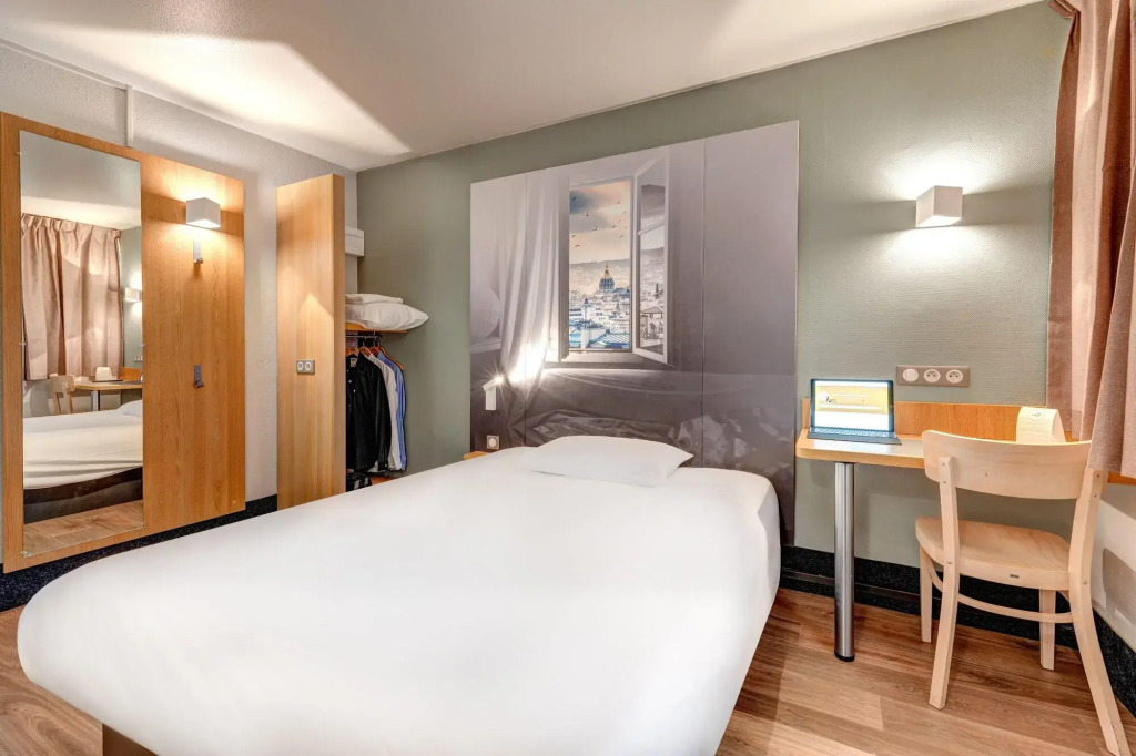 B&B HOTEL Louveciennes