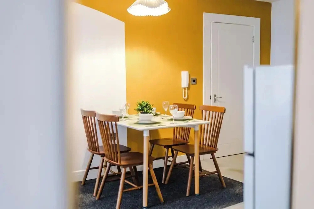 Elm Apartments