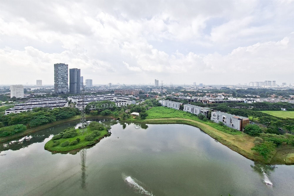 Wooden Accents Studio For 2 Pax At Pacific Garden Campus Town Apartment
