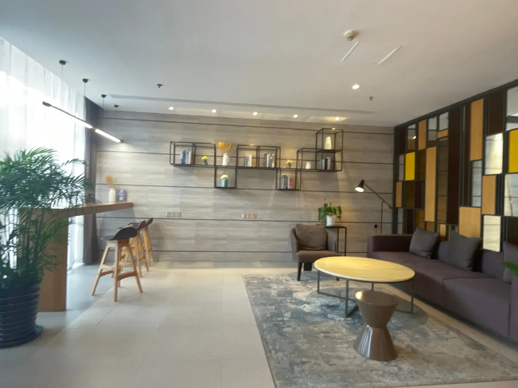 Home Inn Plus Suzhou Wujiang Fenhu Luxin Avenue