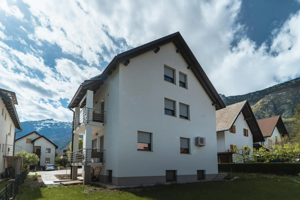 Julian Manor apartments