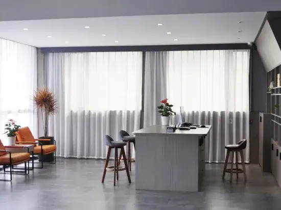 Sailing Fashion Hotel
