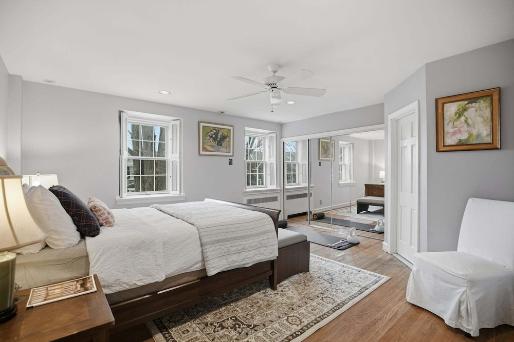 A Peaceful Retreat Amid Your Busy Journey 4 Bedroom Home