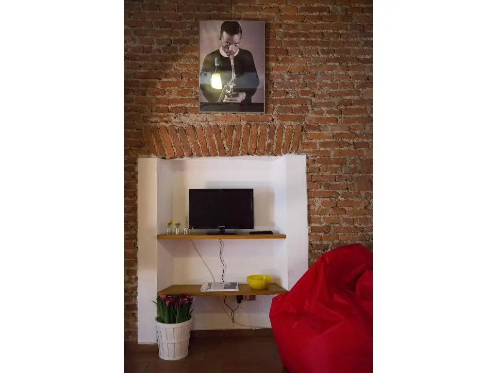 ALTIDO Cosy Apt for 2 near Train Station in Bohemian