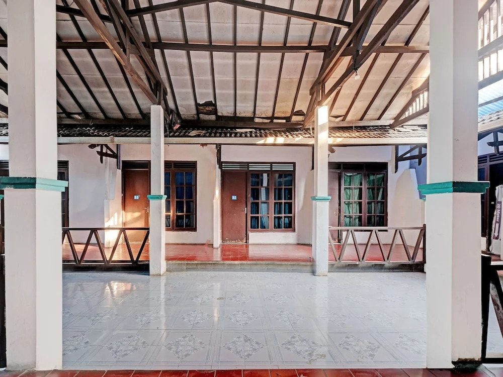 SPOT ON 92983 Hotel Ayu