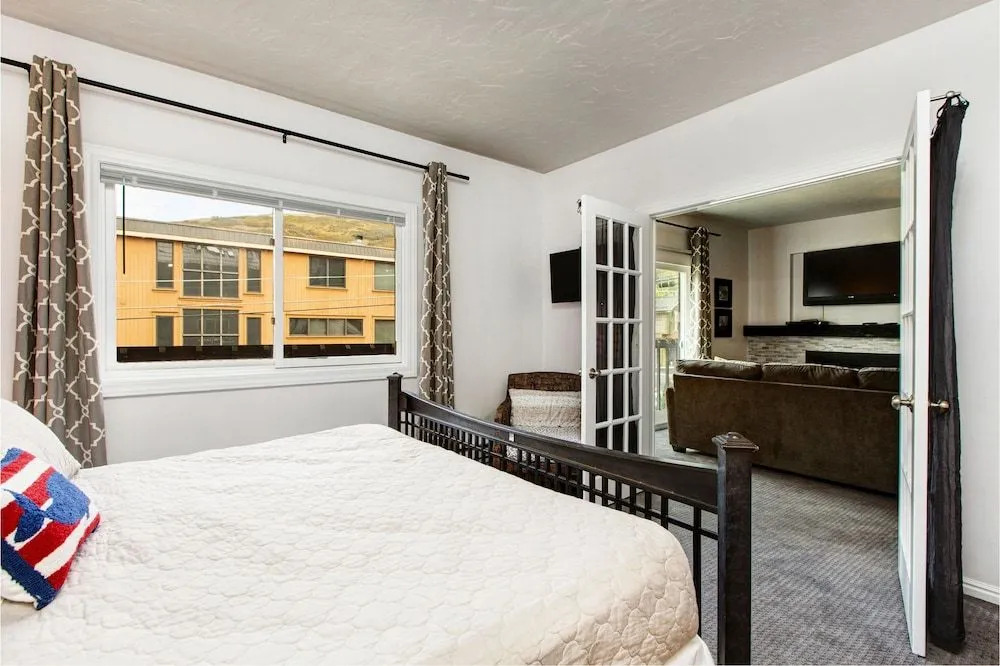 Steps from Park City Mountain Resort! by RedAwning
