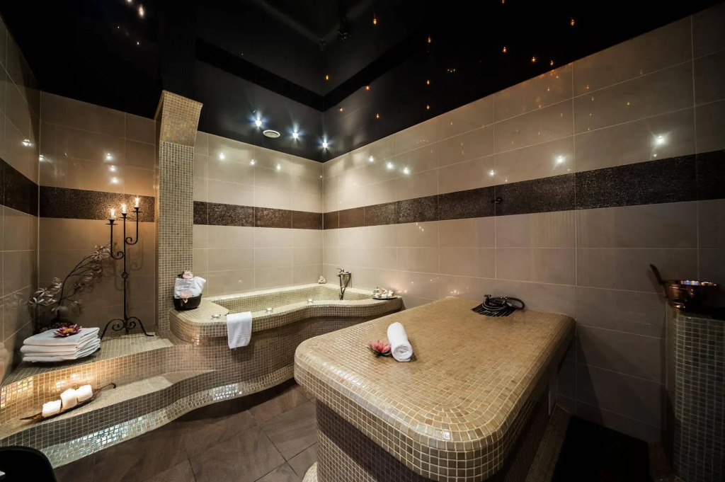 SkyHotelGwarna