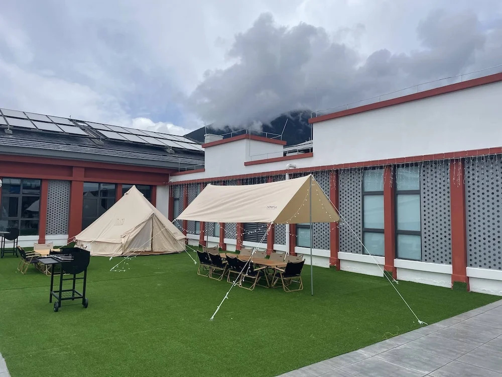 Holiday Inn Express Linzhi Airport by IHG