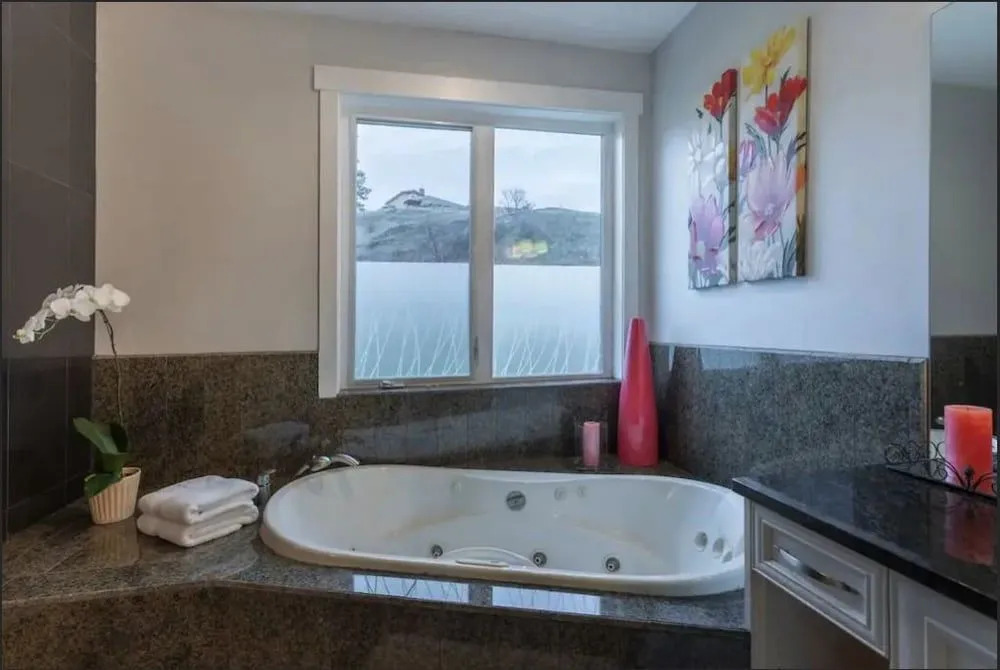 Chef's House Okanagan by Elevate Rooms