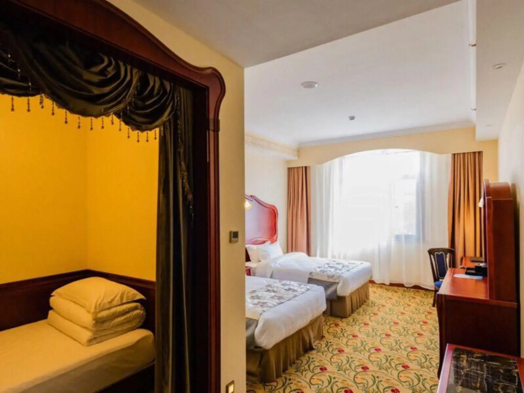 Legaomei Hot Spring Resort Hotel