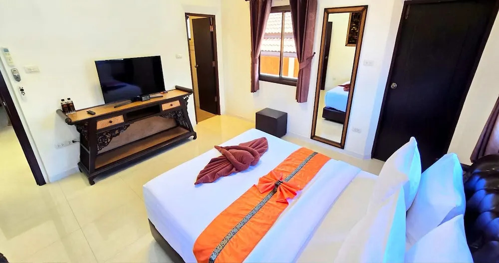 WOWLAND Luxury Pool Villa Pattaya Walking Street