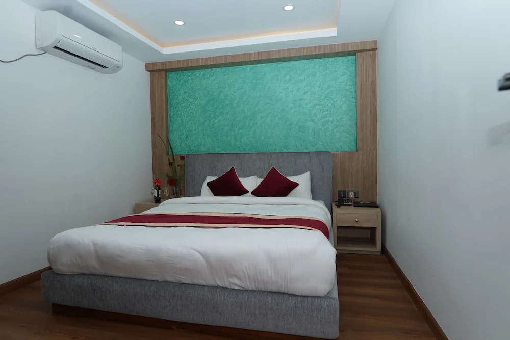 Lotus Shine N Amenities