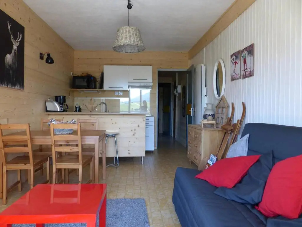Charmant appartement fonctionnel près du centre bourg, balcon et parking gratuit - FR-1-548-2
