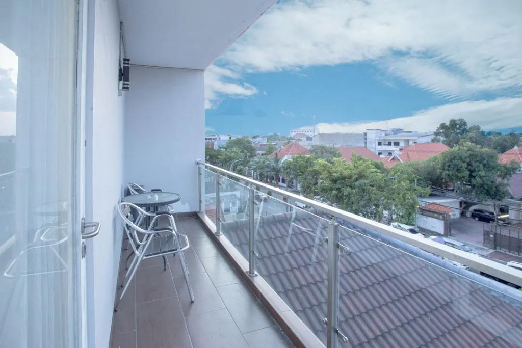 Life Emerald Hotel Surabaya