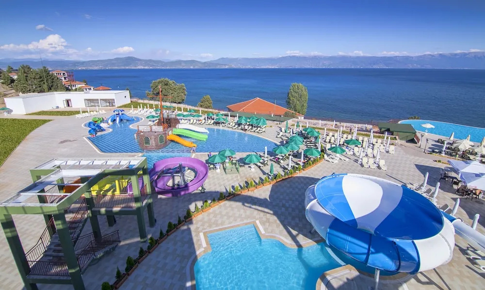 Hotel Izgrev Spa & Aquapark