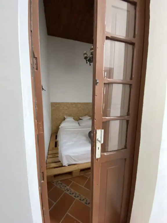 banana hostel