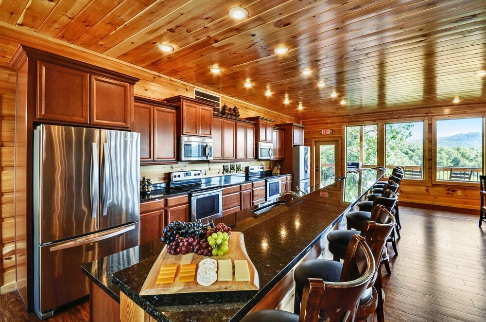 Foxwood Mansion 14 Bedroom Cabin by RedAwning