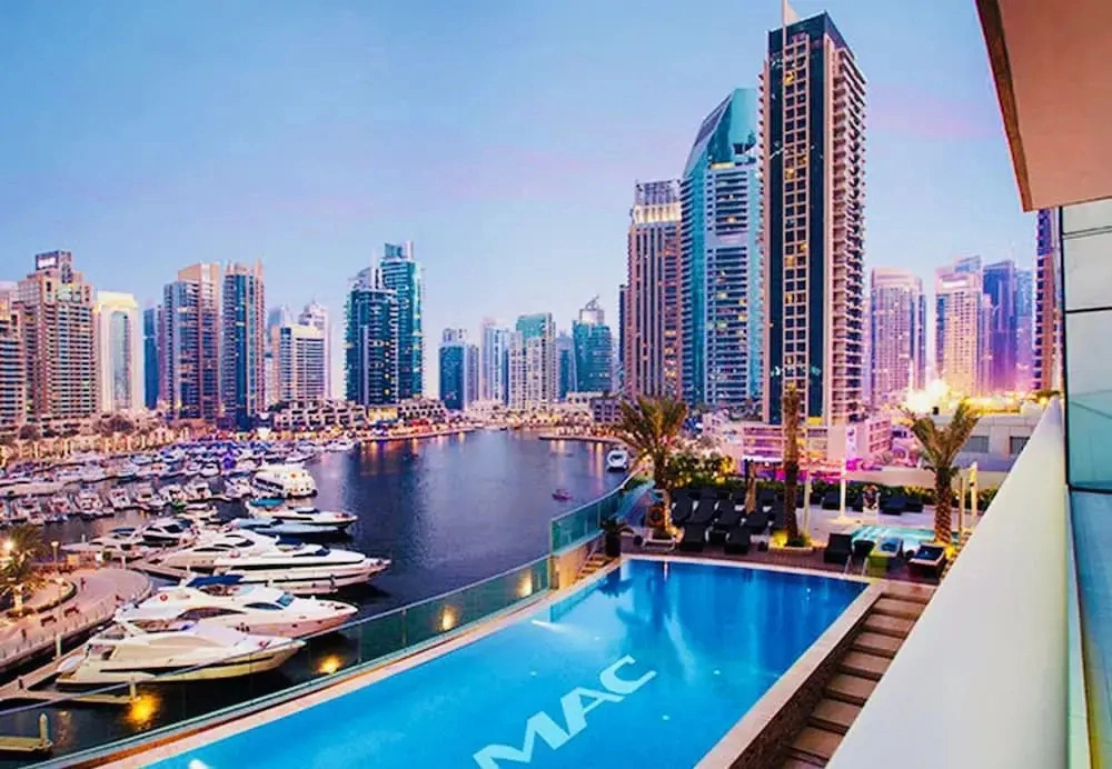 High-end Luxe Apt w Marina Views