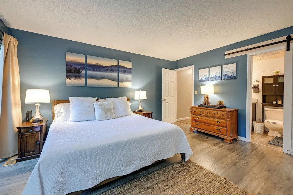 Sapphire Valley Cabin w/ Private Mountain Views!