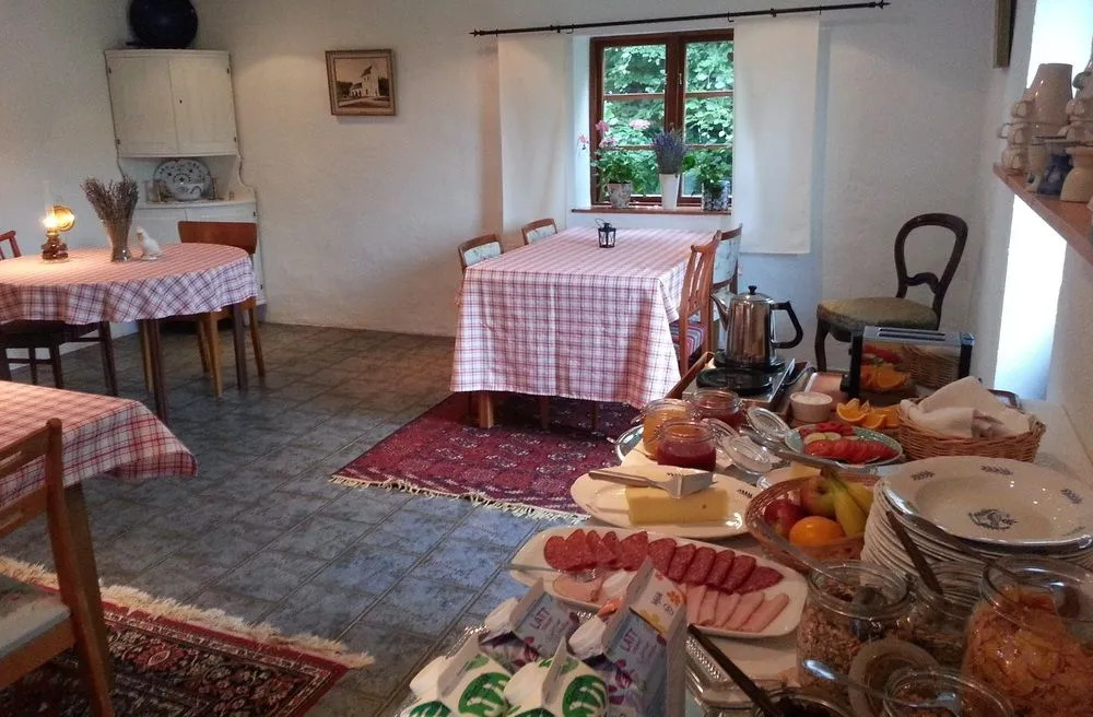 Landet Bed and Breakfast