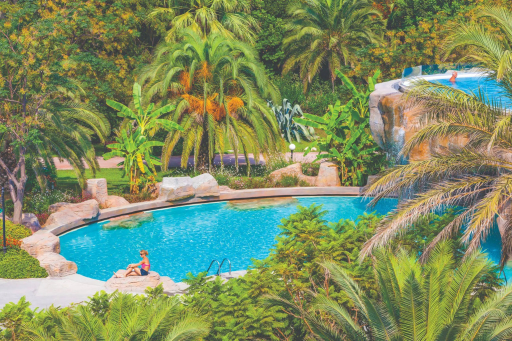 Starlight Resort Hotel