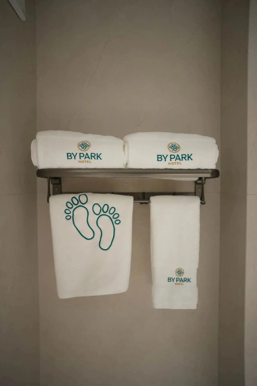 By Park Hotel