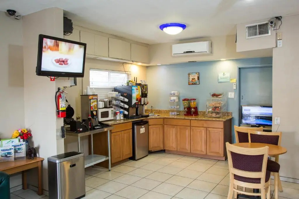 Townhouse Inn and Suites