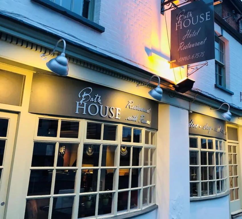Bath House Hotel & Restaurant