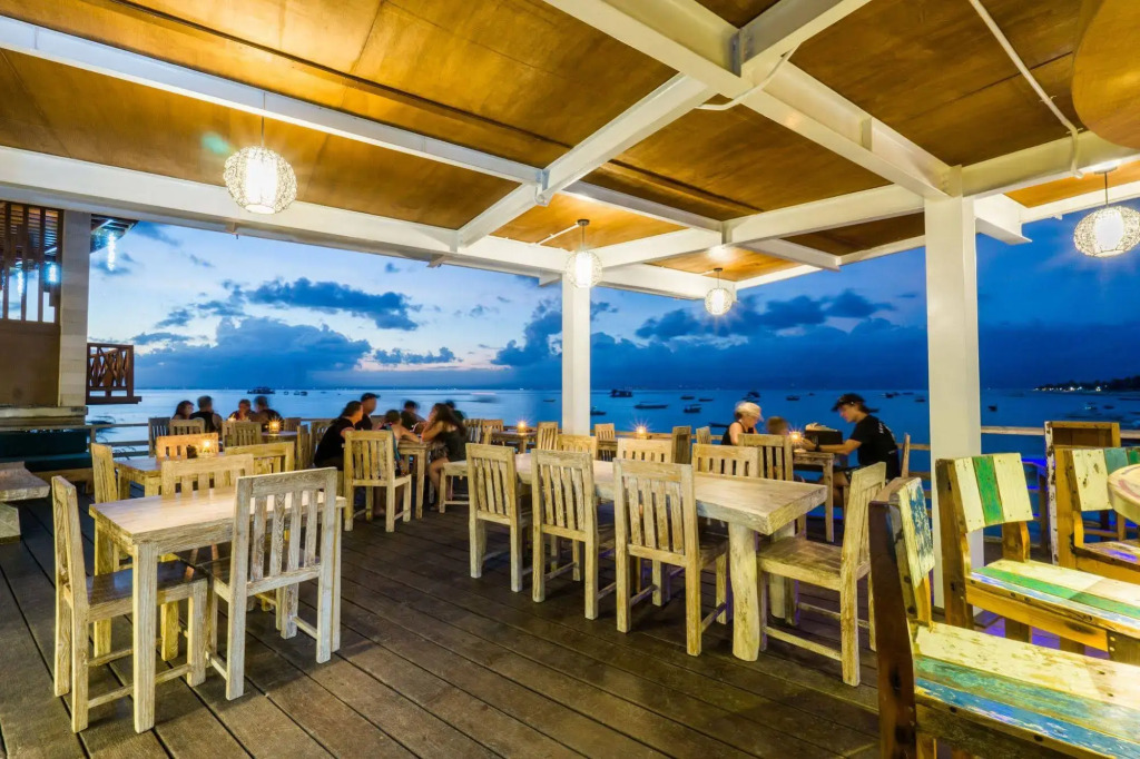 Ware Ware Surf Bungalow Lembongan