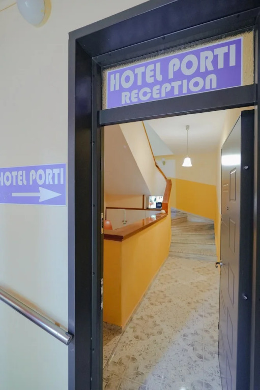 Hotel Porti