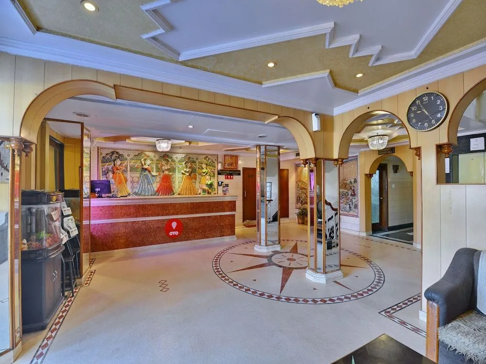 OYO Flagship 1298 Kohinoor Sindhi Camp