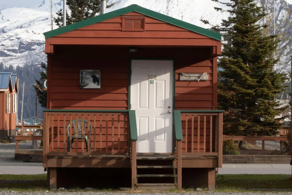 Totem Hotel and Suites