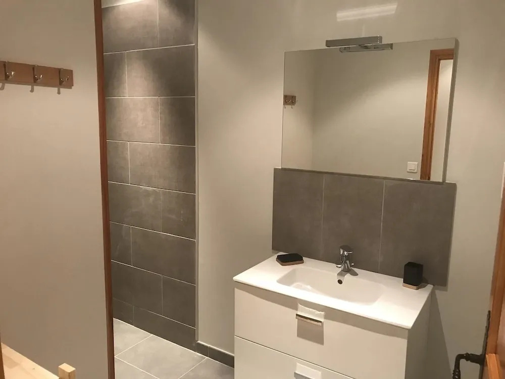 Chalet With 3 Bedrooms in Les Angles, With Wonderful Lake View and Fur