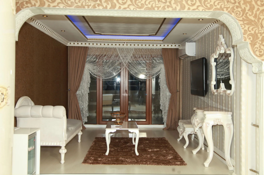 Royal Anka Hotel