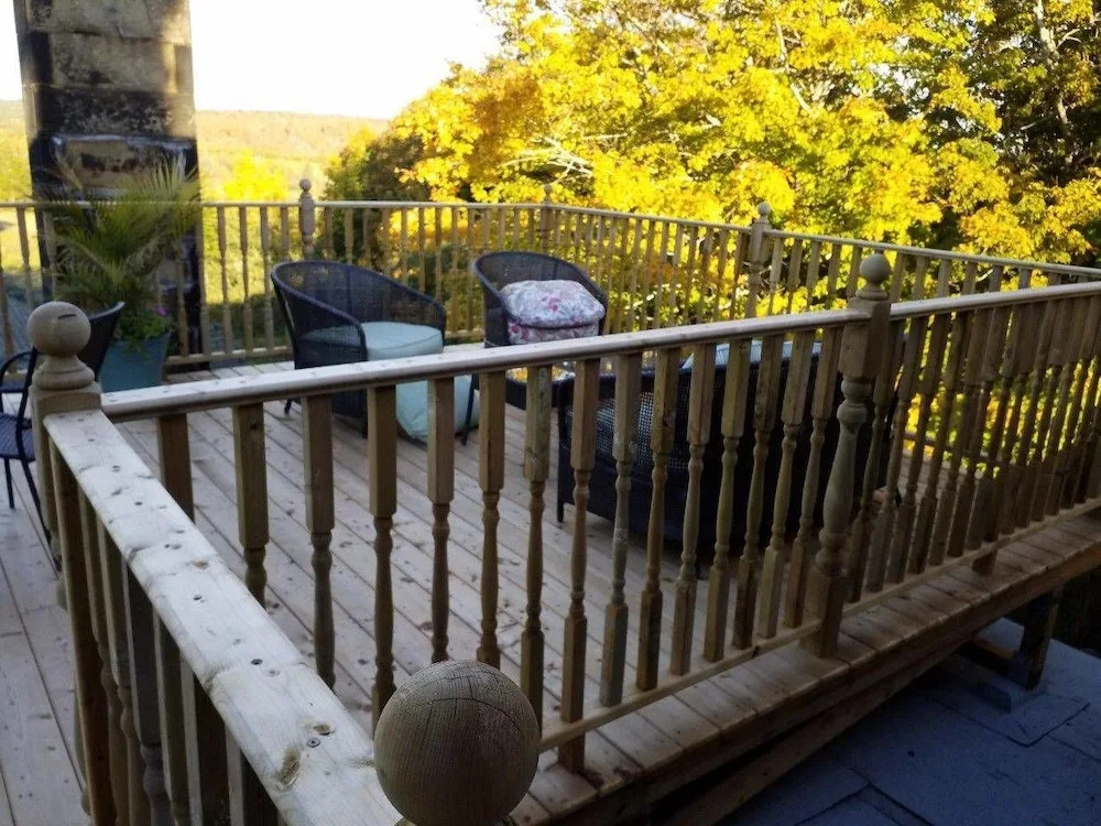 Maplehurst Manor Bed and Breakfast