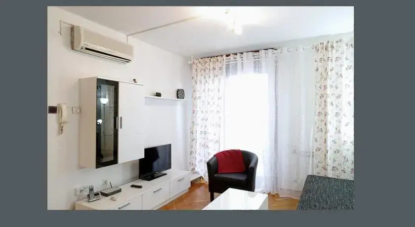Apartment Lakatos