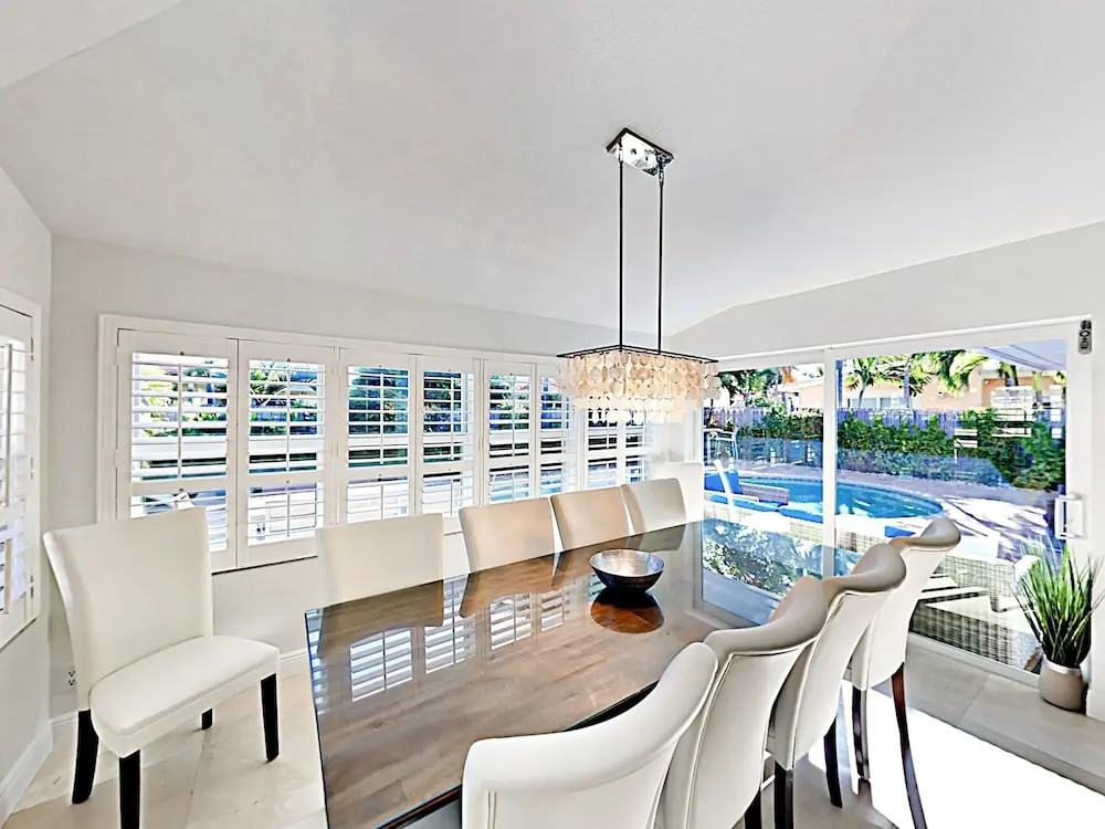 4br/4ba W/ Private Deck & Heated Pool - Near Beach 4 Bedroom Home