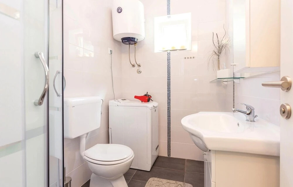 Awesome Home in Jadranovo With Wifi and 2 Bedrooms