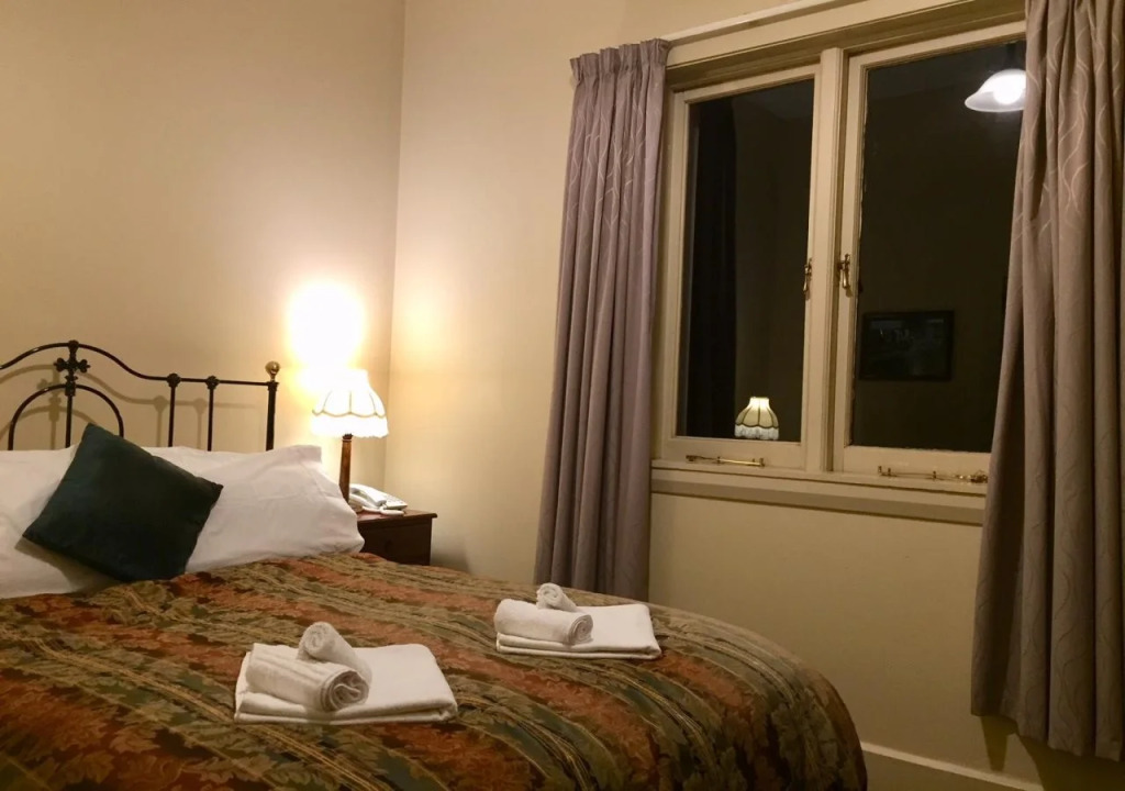 Albatross Inn Bed and Breakfast