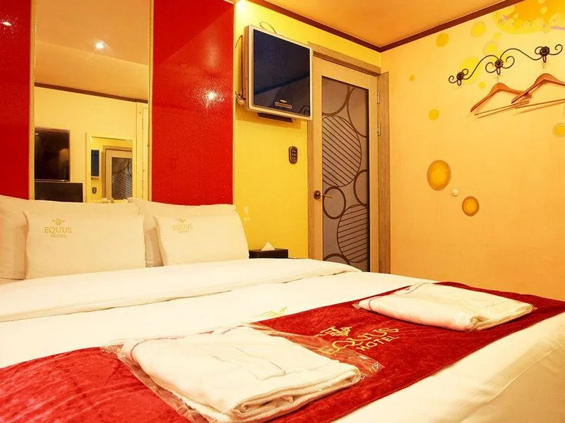 Equus Motel