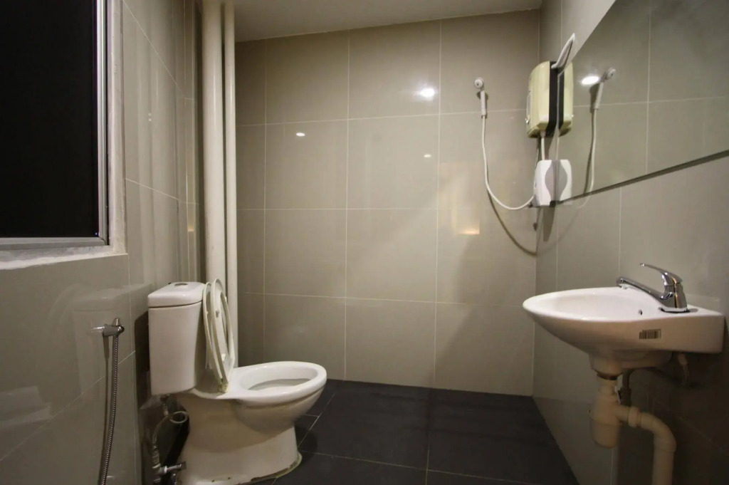 Place2Stay - Opposite Hilton