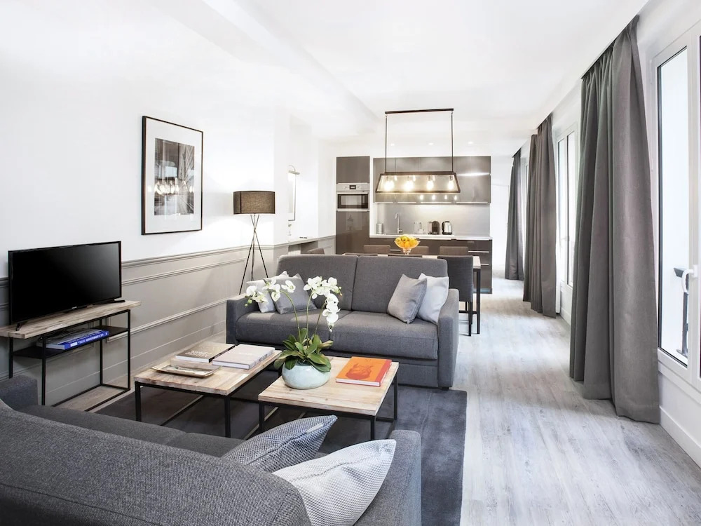 Luxury 2BDR Opera I by Livinparis