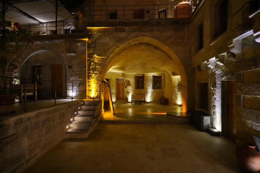 Design Cave Hotel